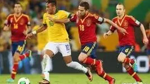 法国足球巨星汇聚：外媒精编阵容